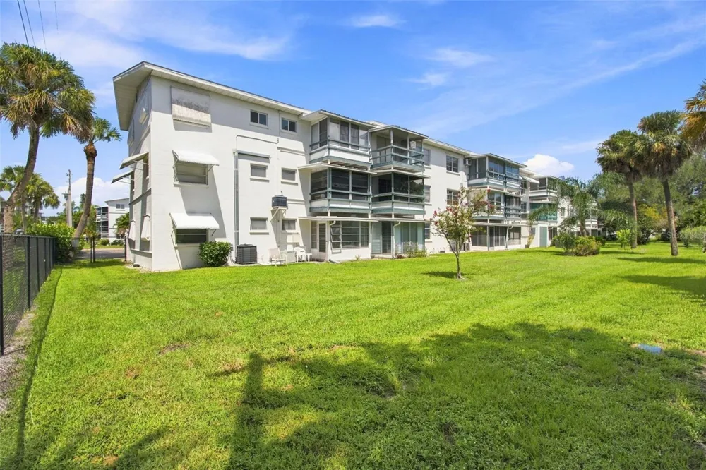 5913 17TH STREET W #1 Bradenton, FL 34207