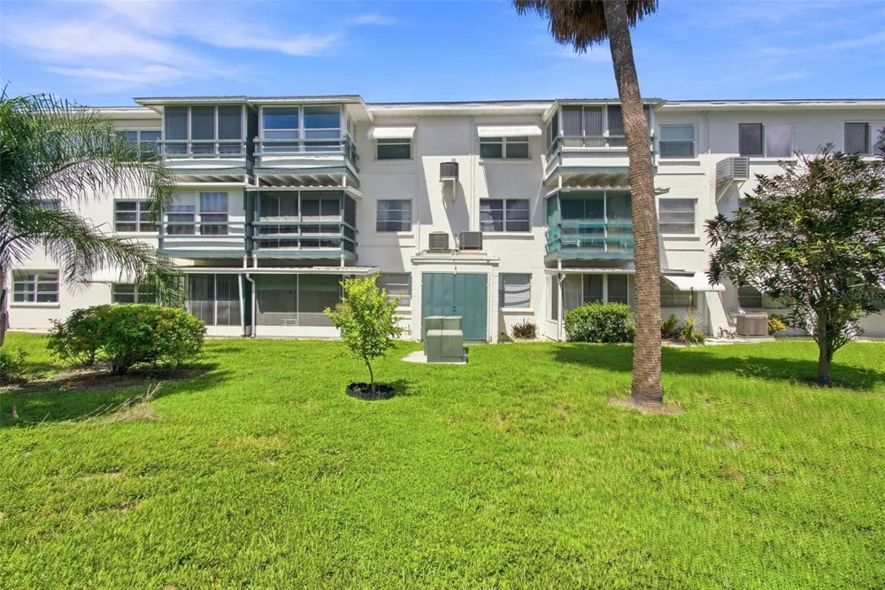 5913 17TH STREET W #1 Bradenton, FL 34207
