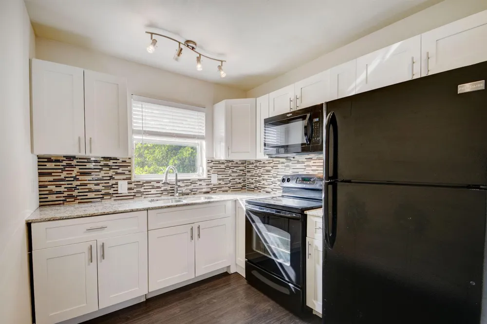 1733 3rd Avenue #24 Lake Worth, FL 33460
