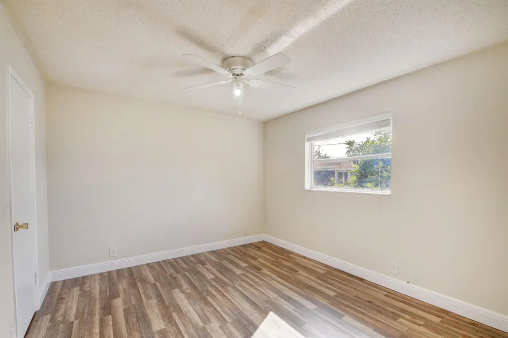 1733 3rd Avenue #24 Lake Worth, FL 33460