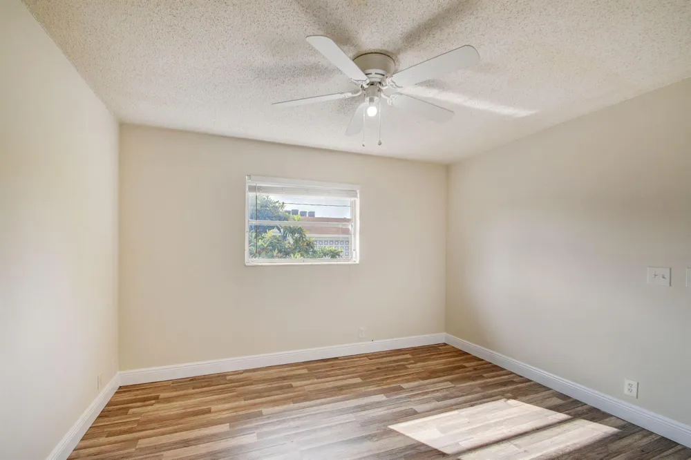 1733 3rd Avenue #24 Lake Worth, FL 33460