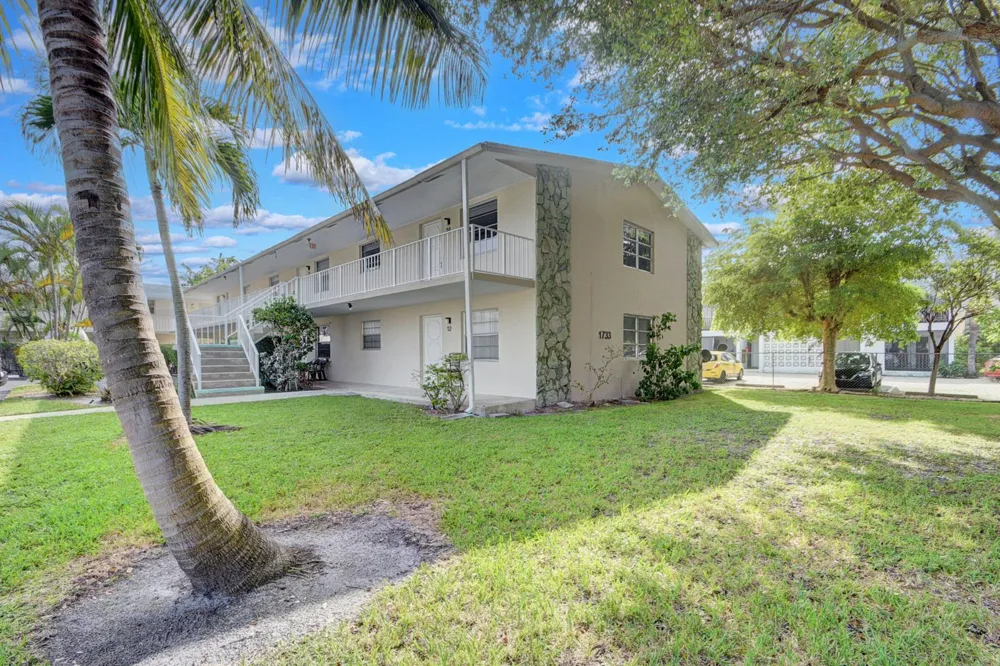 1733 3rd Avenue #24 Lake Worth, FL 33460