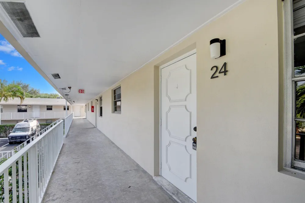 1733 3rd Avenue #24 Lake Worth, FL 33460