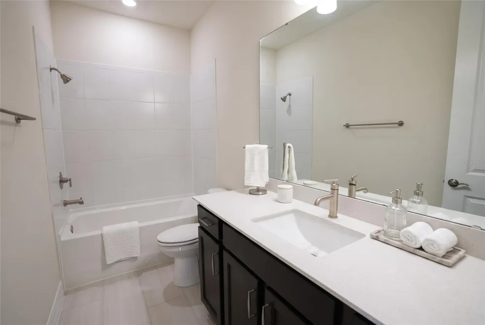 8087 FENTON STREET Orlando, FL 32836
