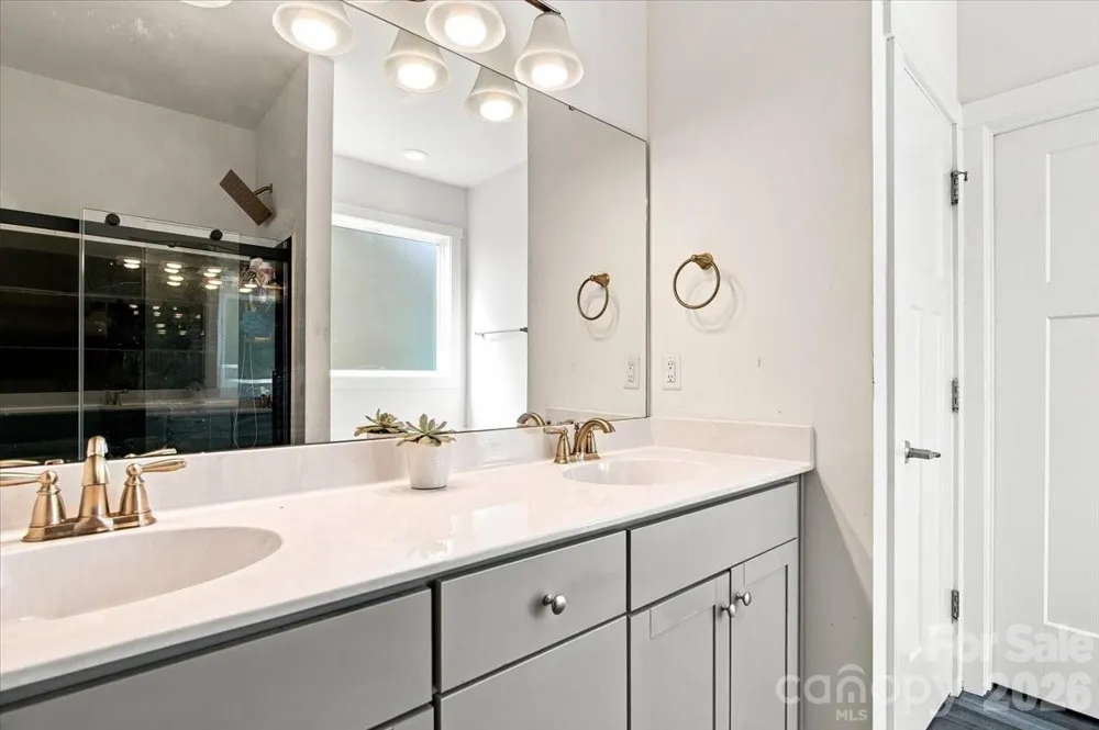 15 Hyde Park Place Arden, NC 28704