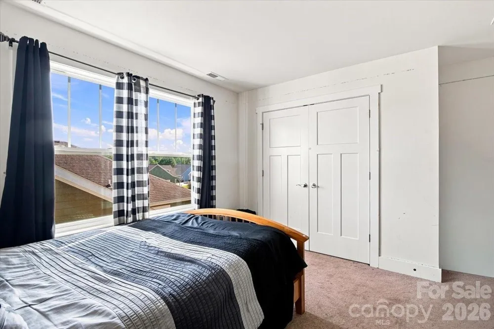 15 Hyde Park Place Arden, NC 28704