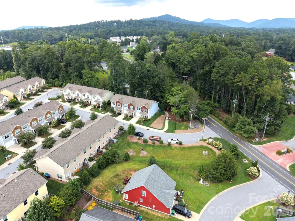 15 Hyde Park Place Arden, NC 28704