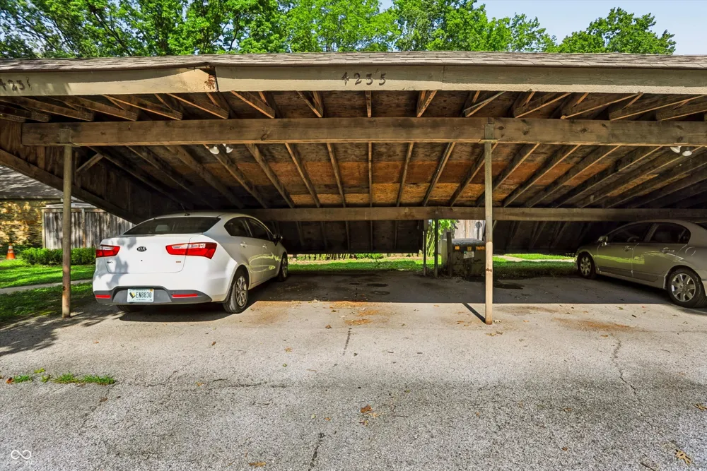 4235 Larkspur Trace Indianapolis, IN 46237