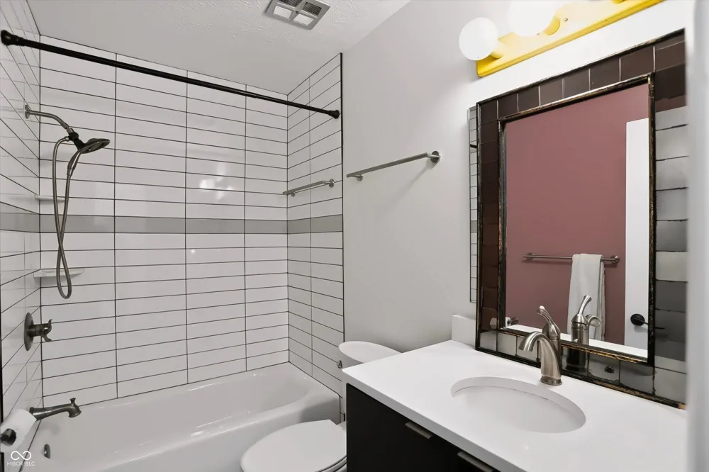 4235 Larkspur Trace Indianapolis, IN 46237
