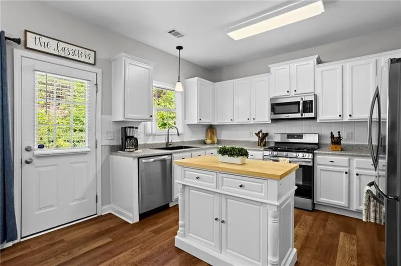 3922 Walnut Grove Way Gainesville, GA 30506