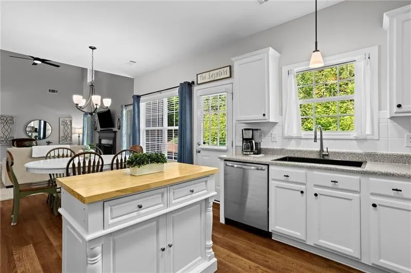 3922 Walnut Grove Way Gainesville, GA 30506
