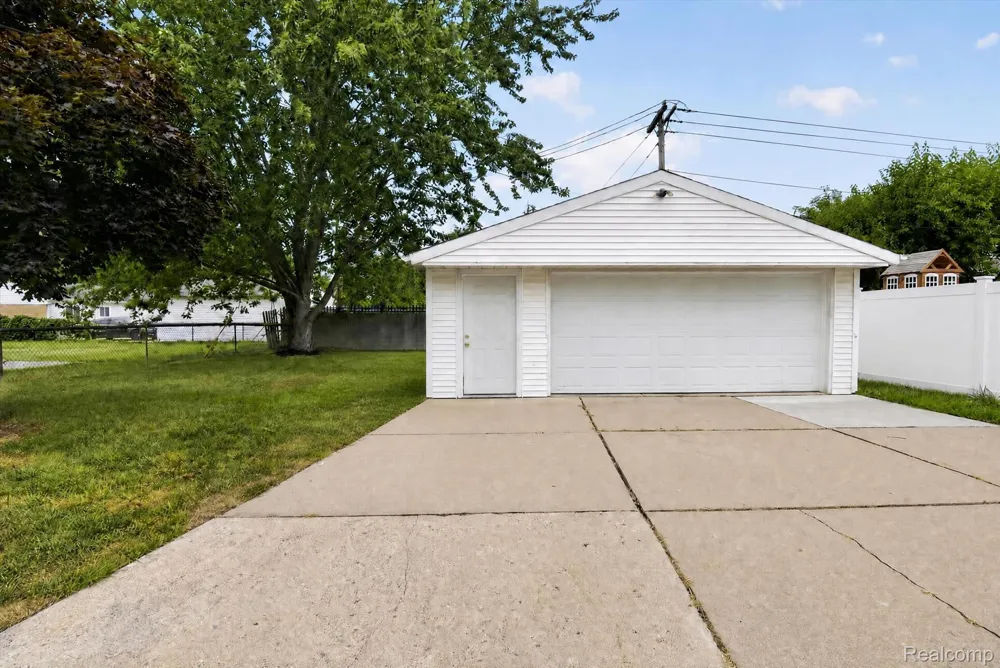 26990 Leroy Street Taylor City, MI 48180