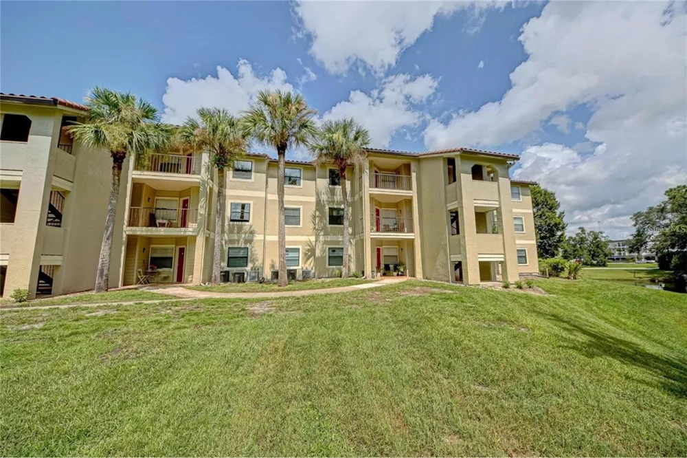3038 PARKWAY BOULEVARD #305 Kissimmee, FL 34747