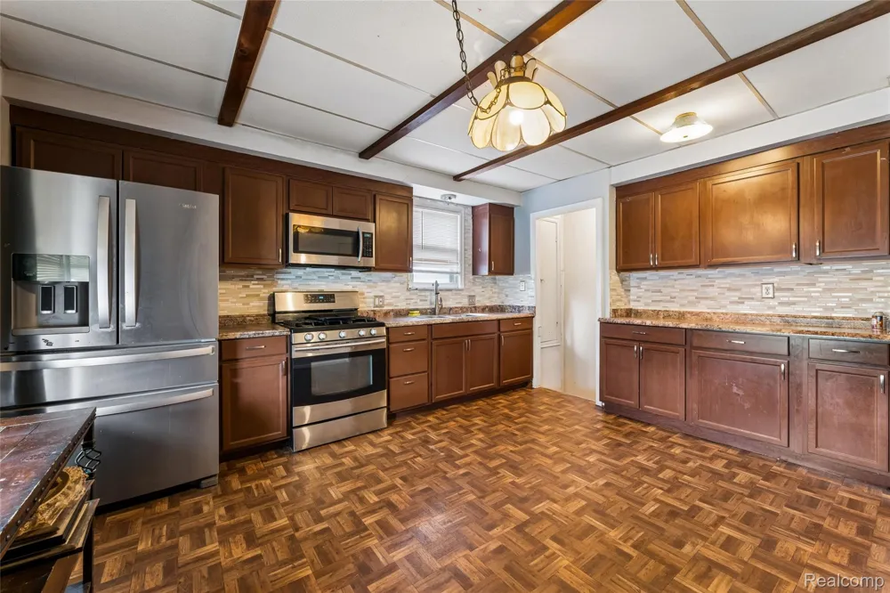 1610 Garfield Avenue Lincoln Park City, MI 48146