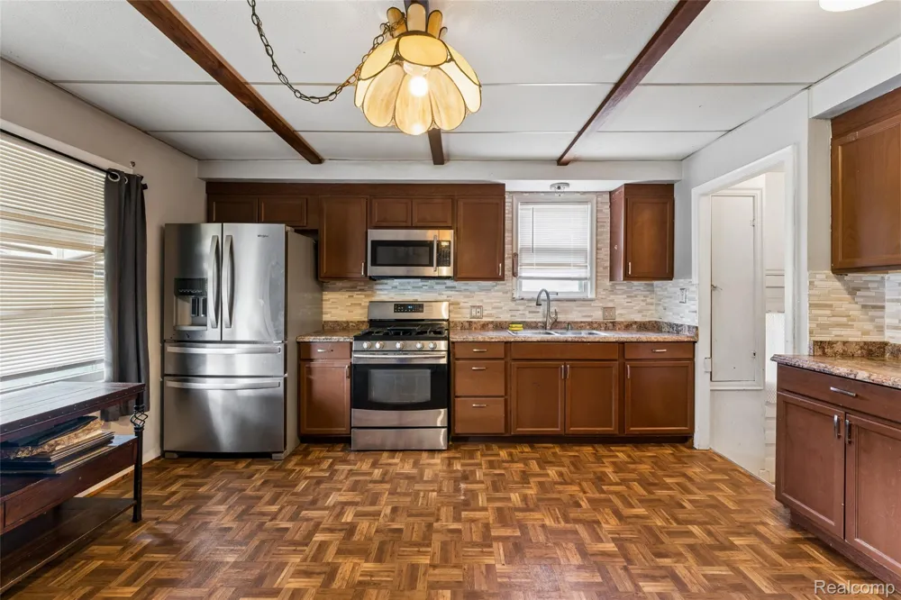 1610 Garfield Avenue Lincoln Park City, MI 48146