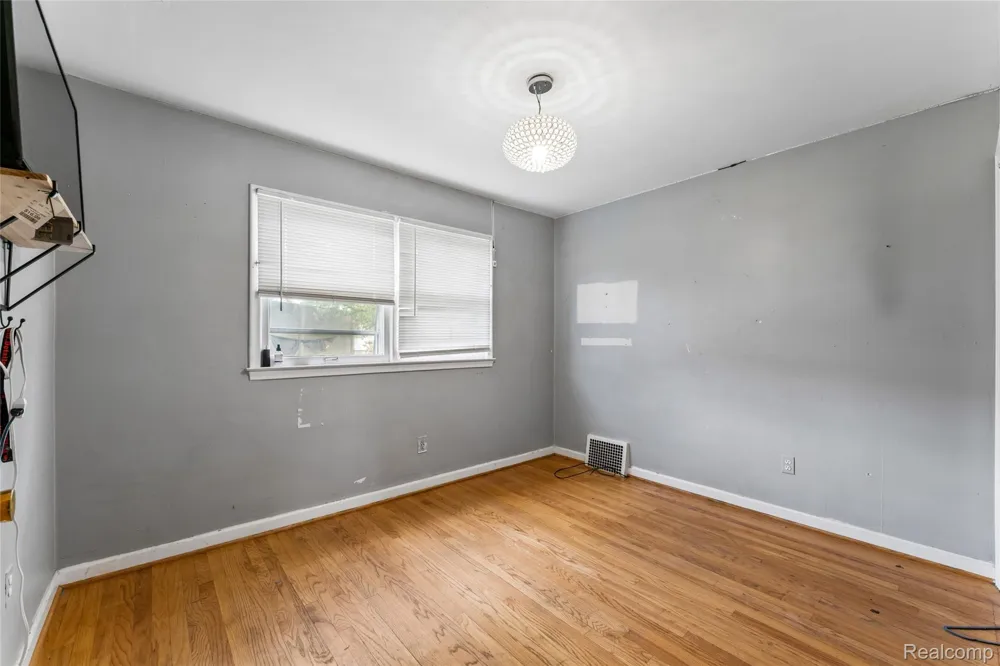1610 Garfield Avenue Lincoln Park City, MI 48146