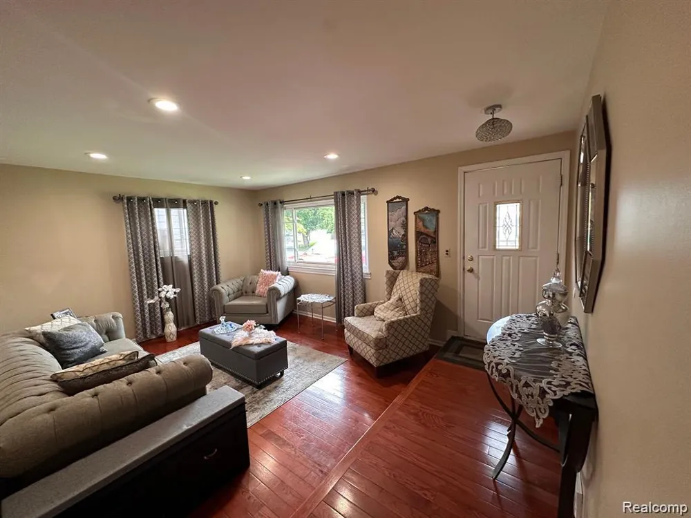 39752 Edmundton Drive Canton Charter Township, MI 48187