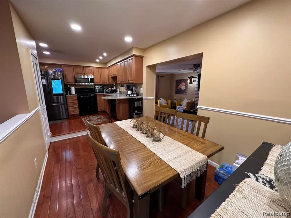 39752 Edmundton Drive Canton Charter Township, MI 48187