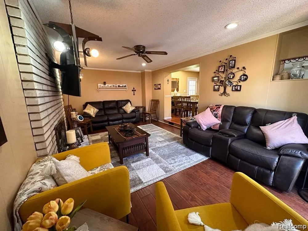 39752 Edmundton Drive Canton Charter Township, MI 48187