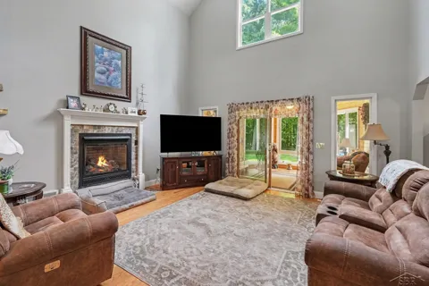 1287 Adams Drive