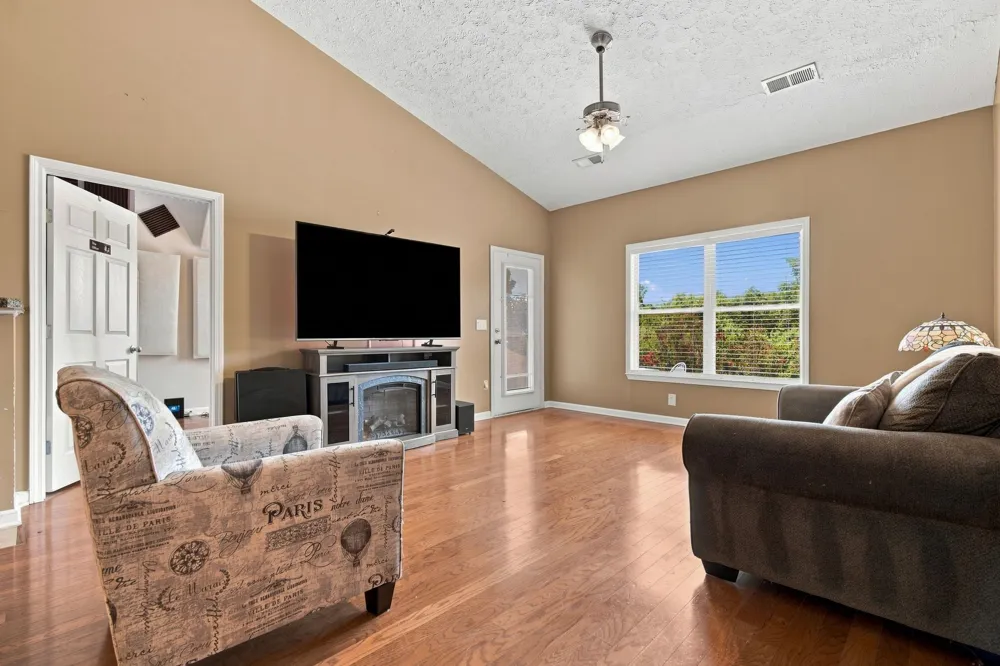 243 Meandering Dr Lebanon, TN 37090