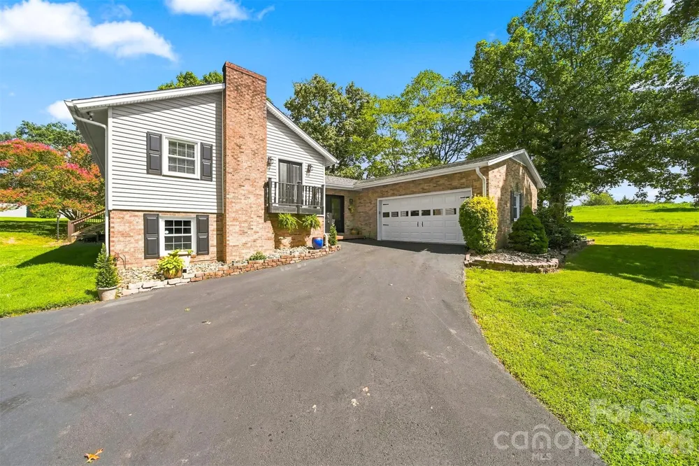 4662 Granada Hills Drive Granite Falls, NC 28630