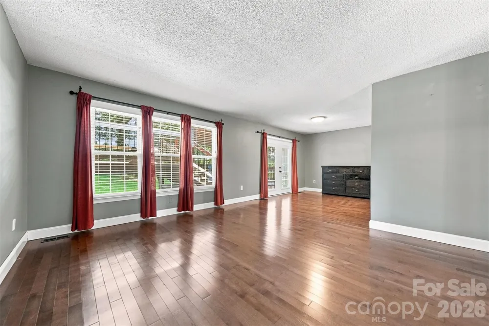 4662 Granada Hills Drive Granite Falls, NC 28630