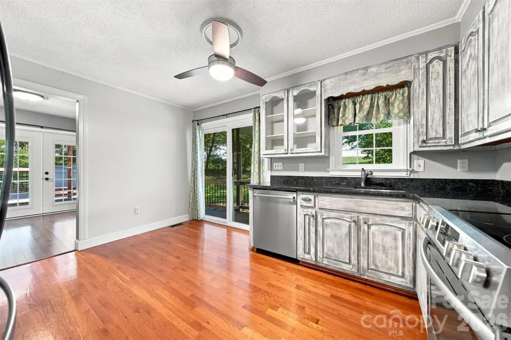 4662 Granada Hills Drive Granite Falls, NC 28630