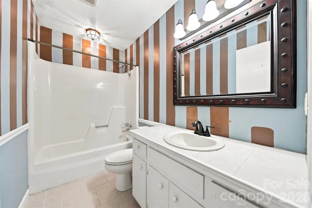 4662 Granada Hills Drive Granite Falls, NC 28630