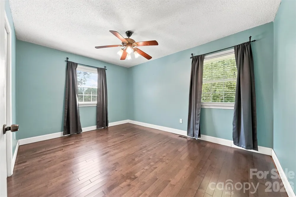 4662 Granada Hills Drive Granite Falls, NC 28630