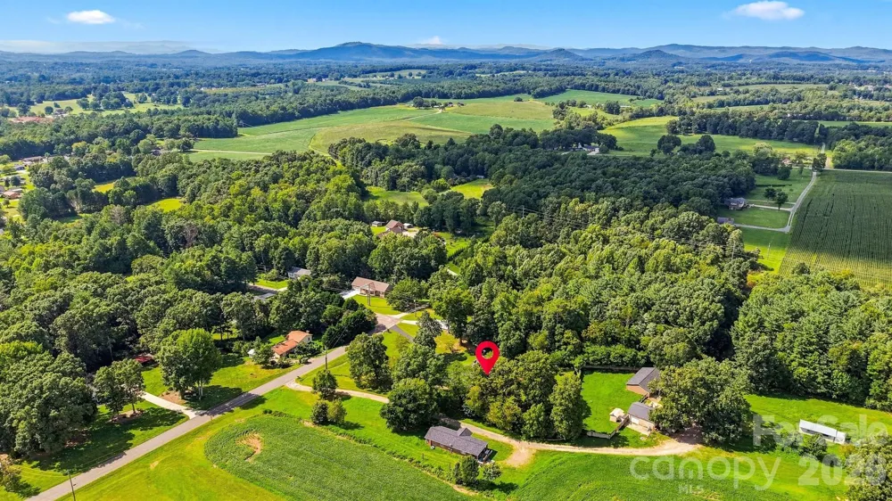 4662 Granada Hills Drive Granite Falls, NC 28630