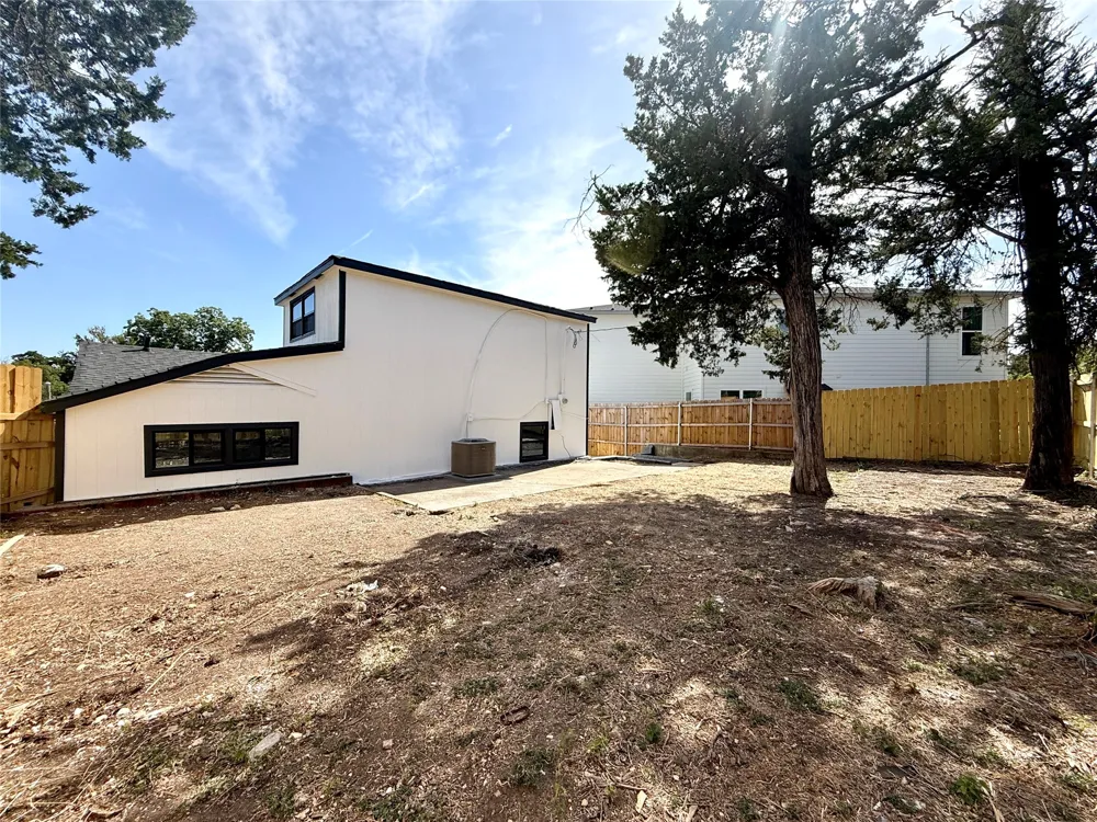 1201 Forester Drive Dallas, TX 75216