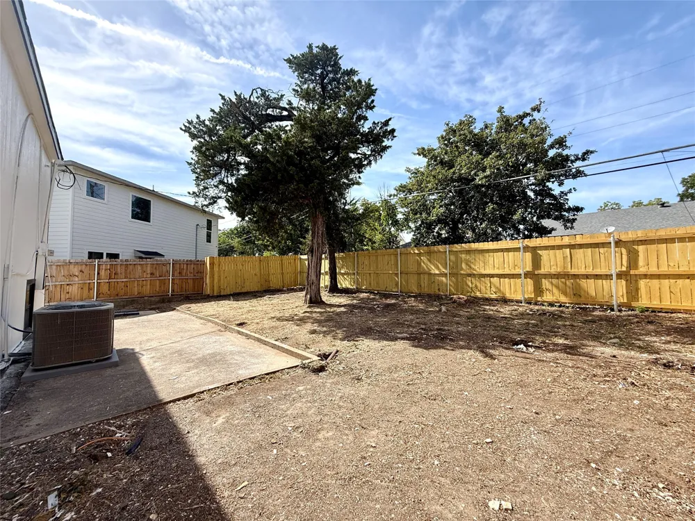 1201 Forester Drive Dallas, TX 75216