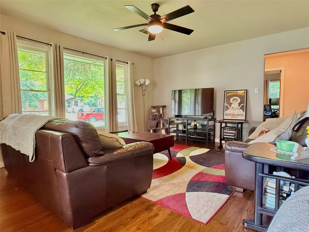 1009 Denton Street Denton, TX 76201