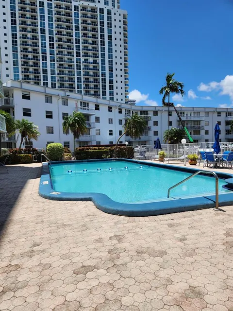 1893 S OCEAN DRIVE #511