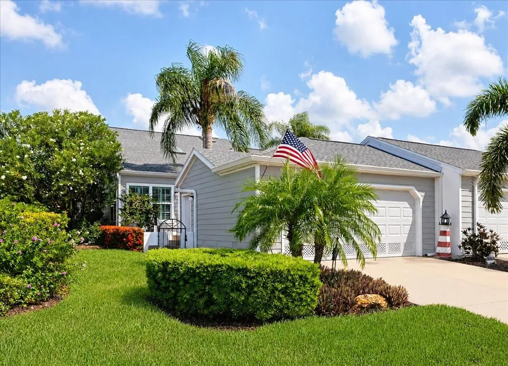 1240 SPOONBILL LANDINGS CIRCLE Bradenton, FL 34209