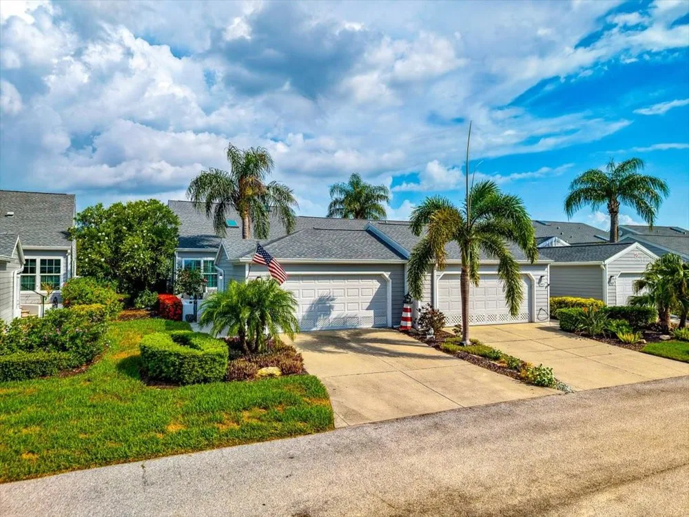 1240 SPOONBILL LANDINGS CIRCLE Bradenton, FL 34209