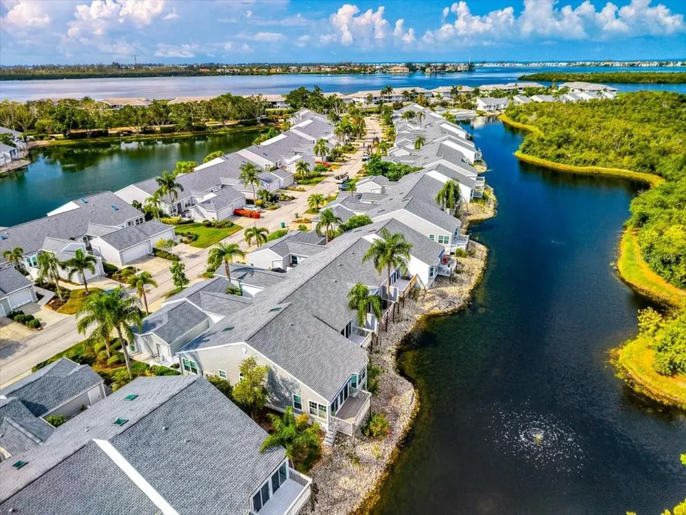 1240 SPOONBILL LANDINGS CIRCLE Bradenton, FL 34209