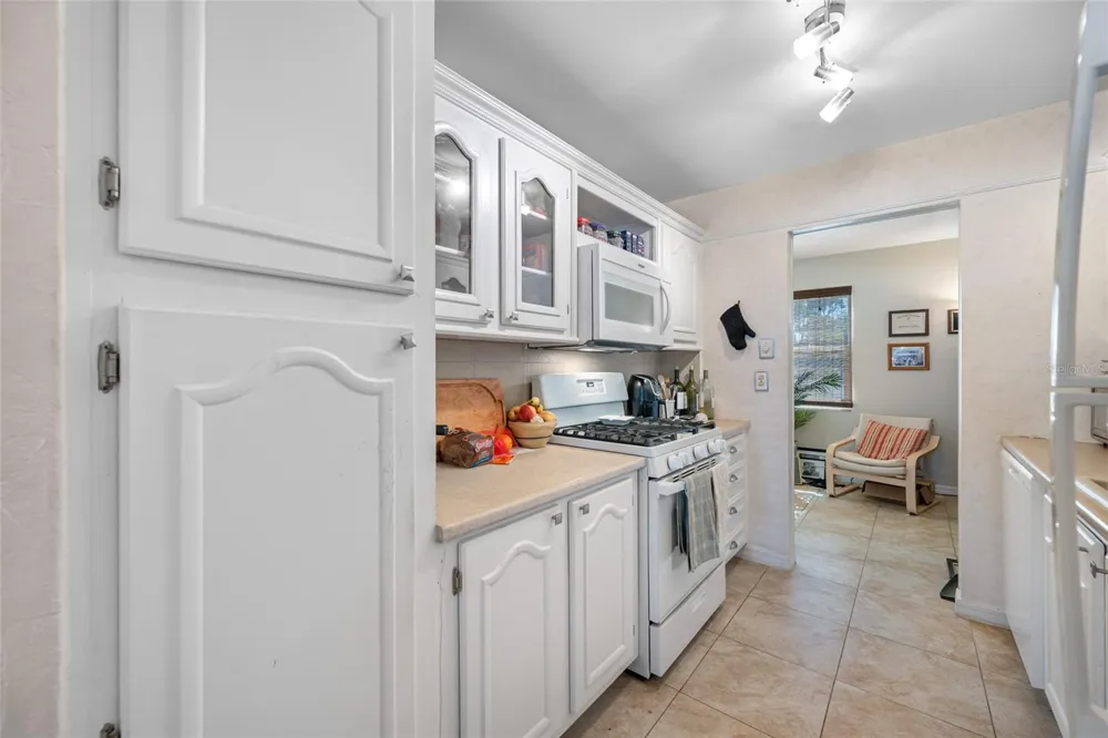 5217 81ST STREET #16 St Petersburg, FL 33709