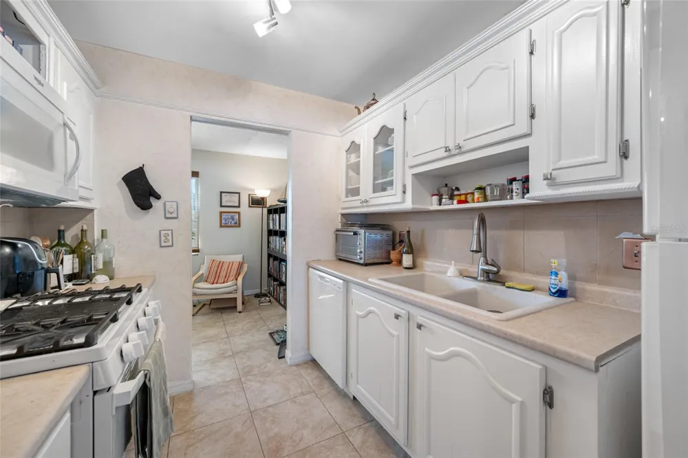 5217 81ST STREET #16 St Petersburg, FL 33709