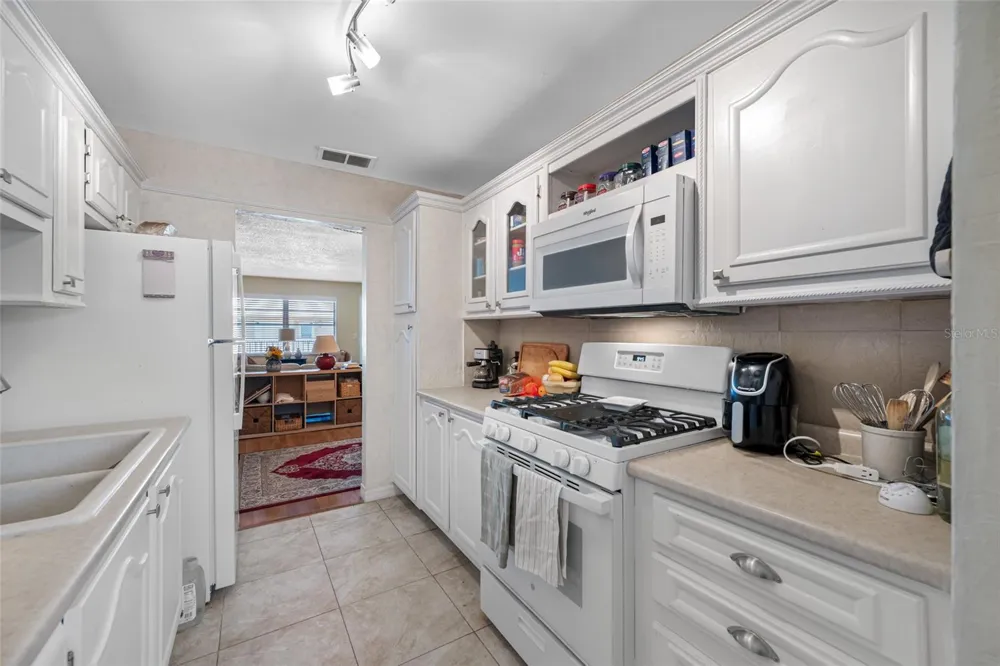 5217 81ST STREET #16 St Petersburg, FL 33709