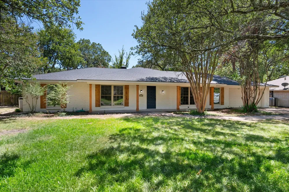 1003 Woodcastle Drive Corsicana, TX 75110