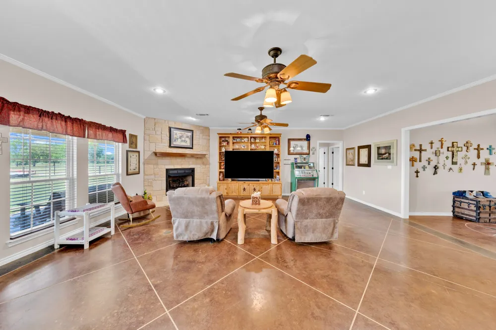 3503 State Highway 276 Emory, TX 75440
