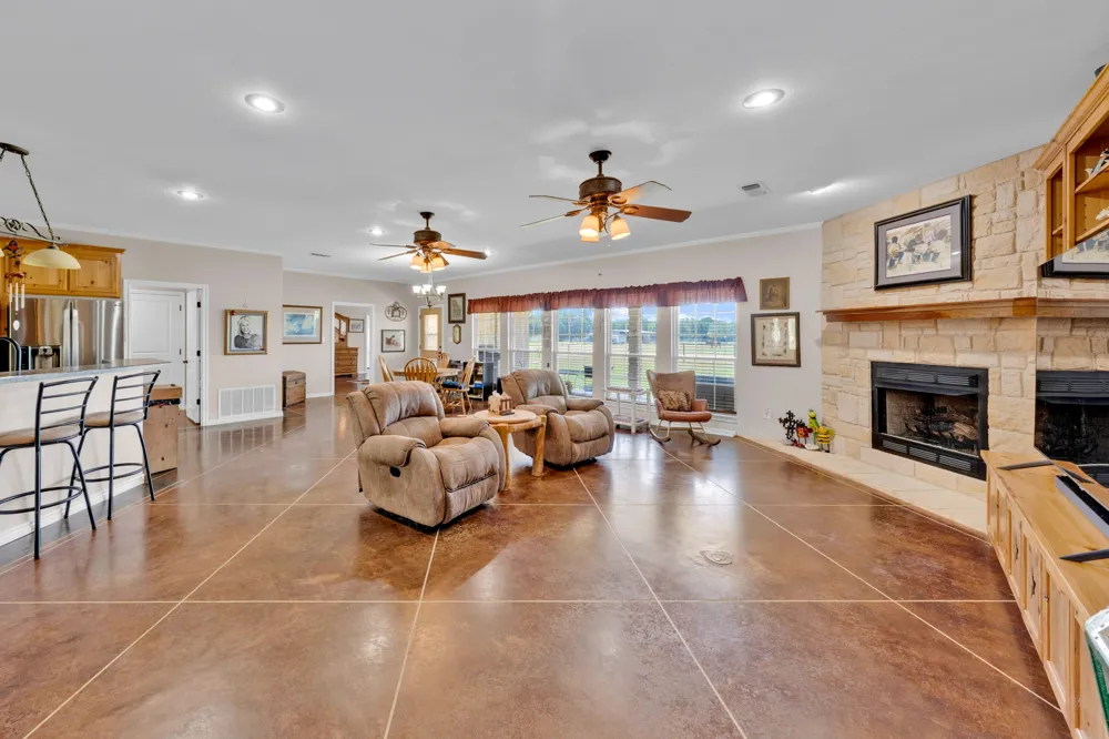 3503 State Highway 276 Emory, TX 75440