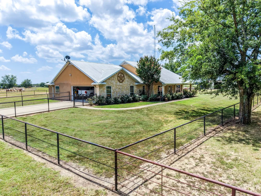 3503 State Highway 276 Emory, TX 75440