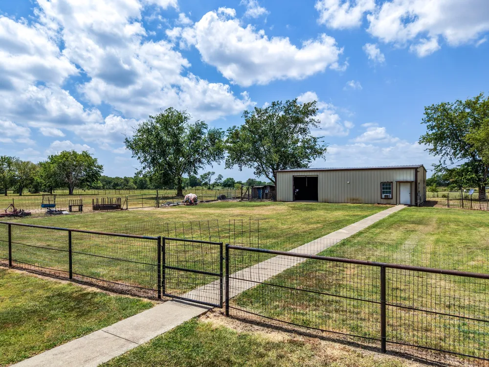 3503 State Highway 276 Emory, TX 75440