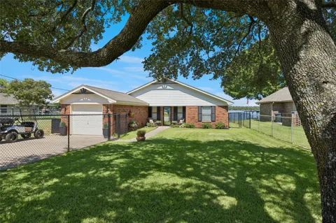 4001 Apache Trail Court