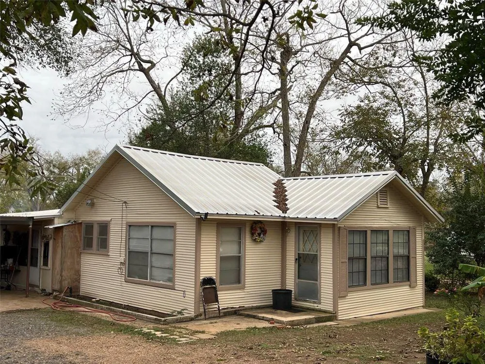 206 S Cottonwood Street Crockett, TX 75835