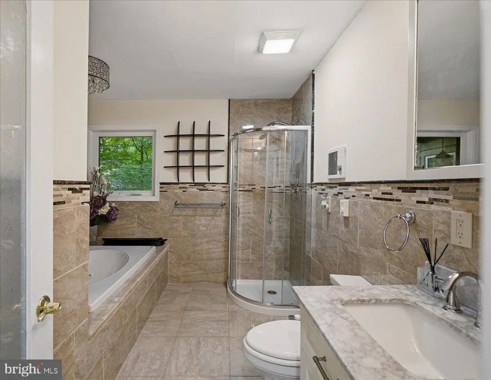 3130 DELAWARE CIRCLE Bushkill, PA 18324