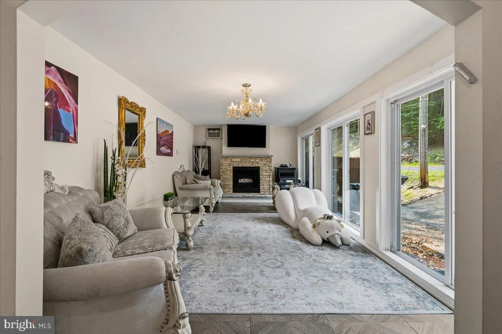 3130 DELAWARE CIRCLE Bushkill, PA 18324